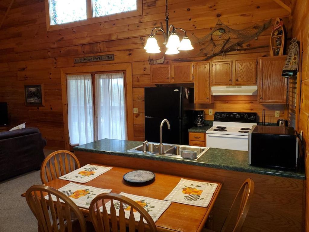 Story Brook: Beautiful True Log Cabin! Close To Dollywood, State Park, And More! Sevierville Exterior foto