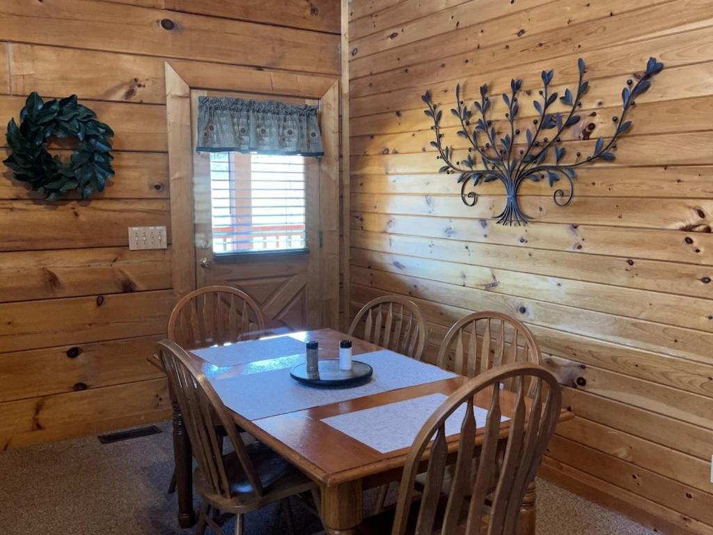 Story Brook: Beautiful True Log Cabin! Close To Dollywood, State Park, And More! Sevierville Exterior foto